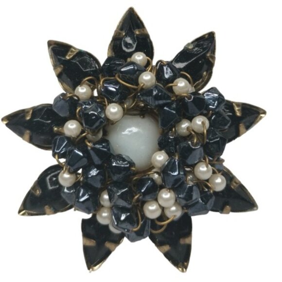 The Bombay Company Luxurious Black Pearl Floral Napkin Ring Set - Picture 7 of 12